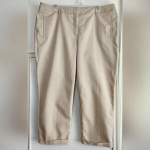 Chico's So Slimming Womens 2.5 (Sz 14) Large Crop Khaki Pants (Tiny Flaw)
